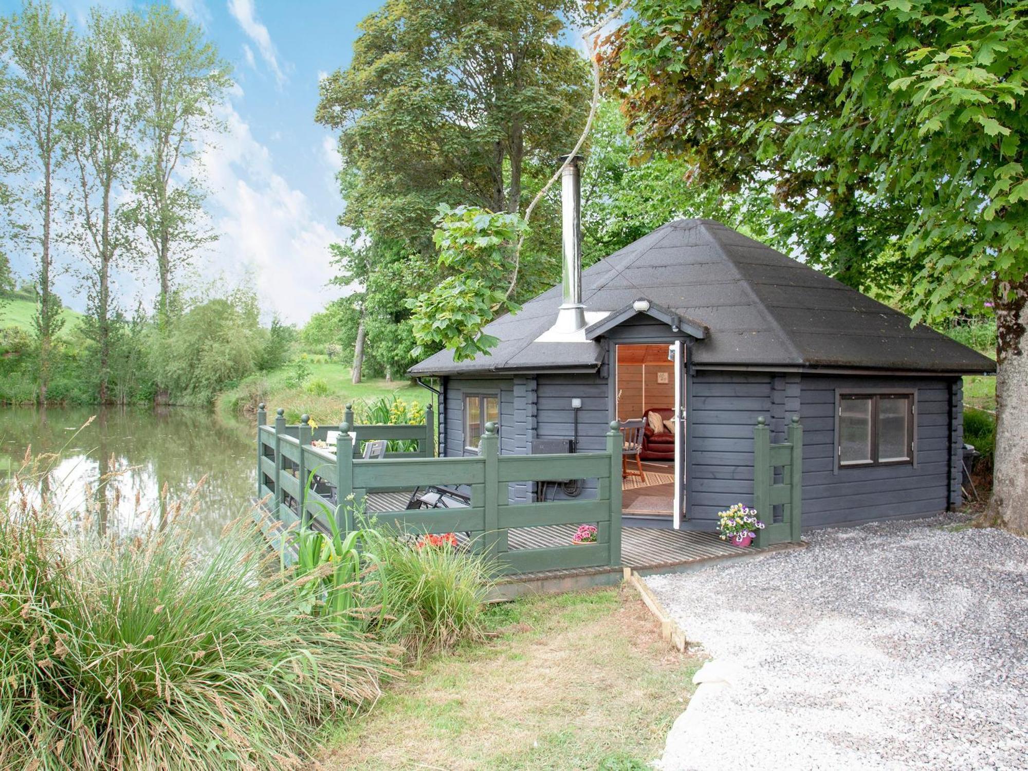 Mallard Roundhouse - Uk33891 Holiday home *